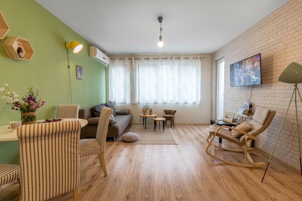Soulful Apartments Varna Buitenkant foto